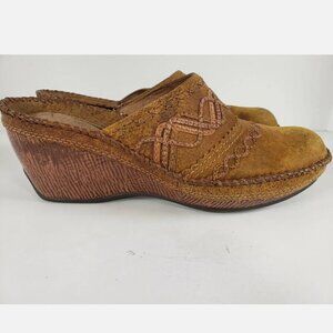 Clarks Artisan Brown Distressed Grunge Leather Comfort Western Clog Mule 7.5